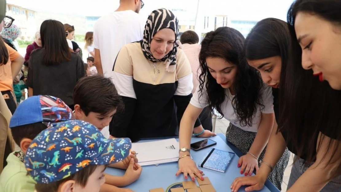 EBYÜ'de Minik Üniversiteliler Bilim ve Sanat Şenliği düzenlendi