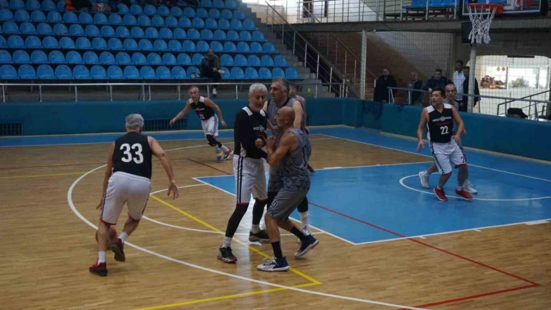 Edirne'de 'Uluslararası Veteran Basketbol Turnuvası' başladı