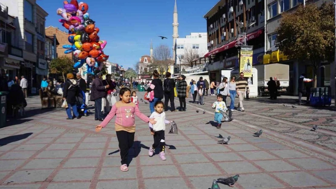 Edirne'de güneşi gören dışarı koştu