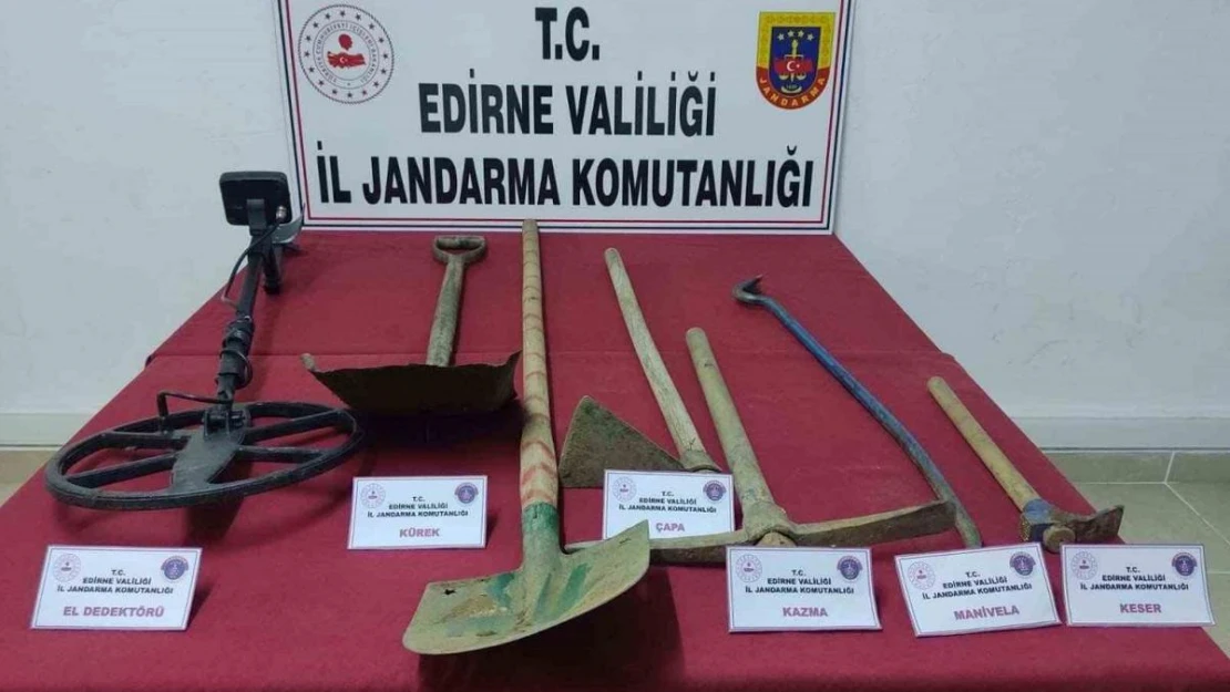 Edirne'de kaçak kazı yapan 4 şüpheli yakalandı