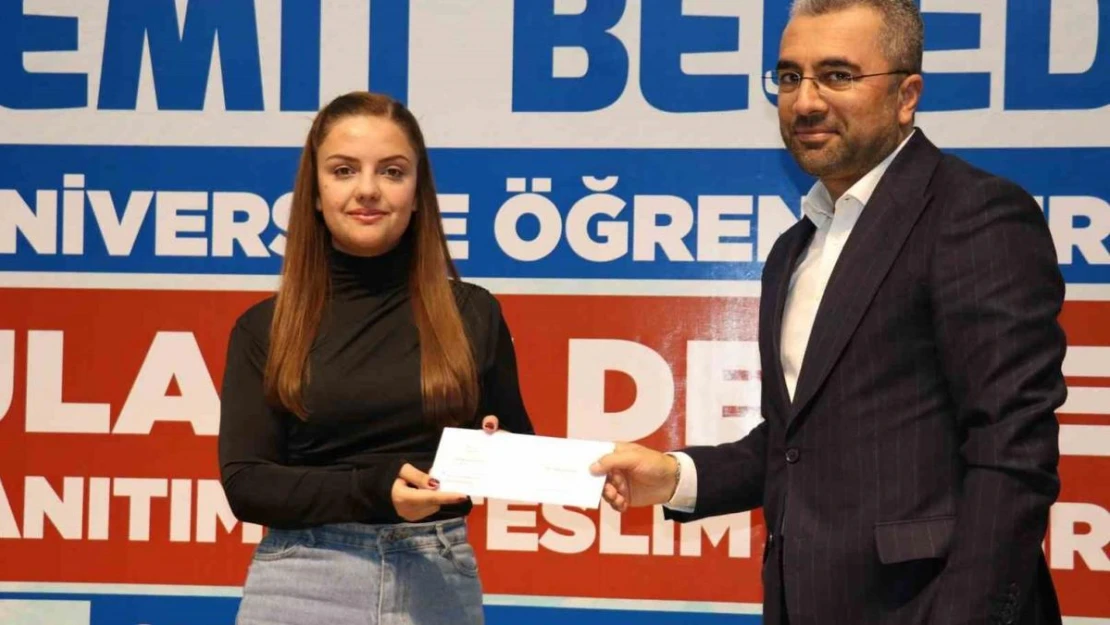 Edremit Belediyesinden üniversite öğrencilerine ulaşım desteği