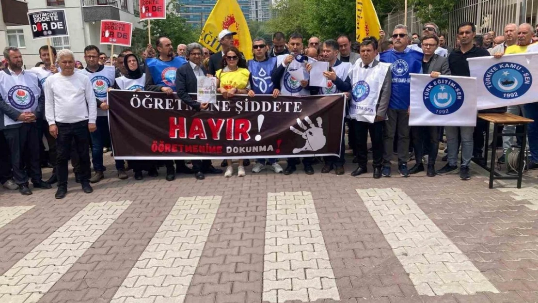 Eğitim-Bir-Sen'den Ankara'da öğrencisi tarafından bıçaklanan öğretmen için basın açıklaması