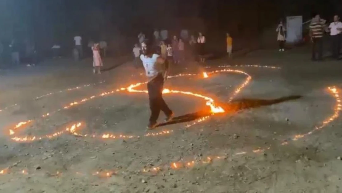 Elazığ'da çılgın davulcudan ateşli şov