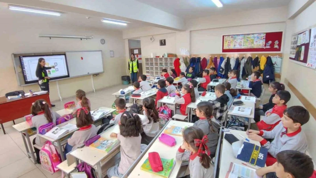 Elazığ'da öğrencilere trafik eğitimi verildi