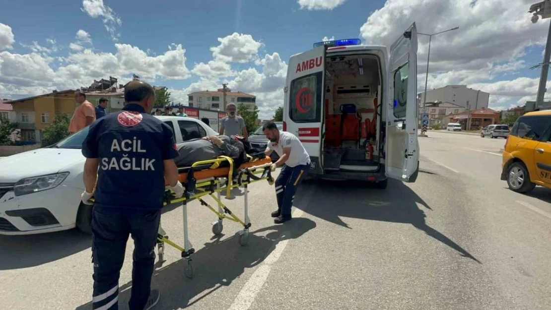 Elazığ'da otomobil şarampole uçtu: 5 yaralı