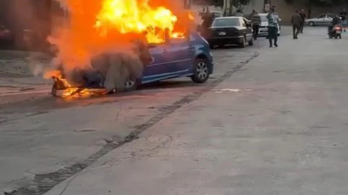 Elazığ'da seyir halindeki otomobil alev topuna döndü