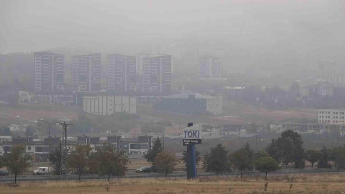 Elazığ'da sis etkili oldu