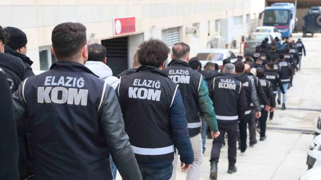 Elazığ'da suç örgütüne yönelik operasyonda gözaltına alınan 35 şüpheli adliyeye sevk edildi