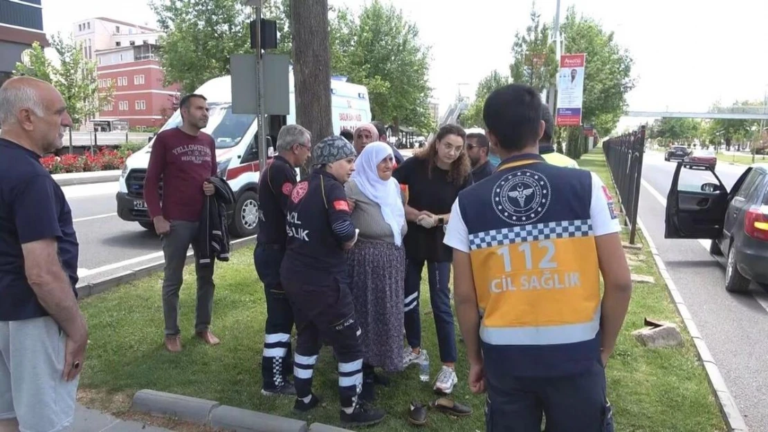 Elazığ'da talihsiz çocuğa otomobil çarptı