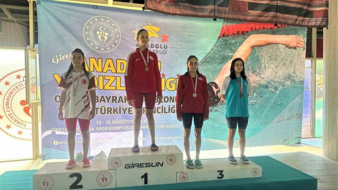 Elazığlı sporculardan yüzmede Türkiye derecesi