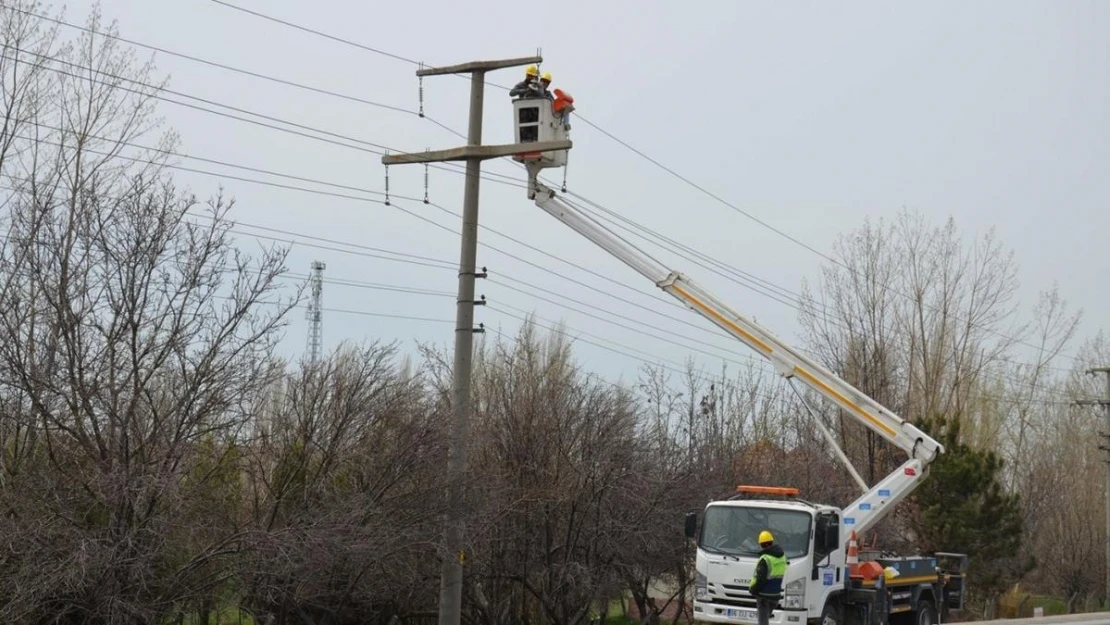 Elektrik dağıtım sistemi bakımdan geçti, planlı kesintiler yüzde 12,5 azaldı