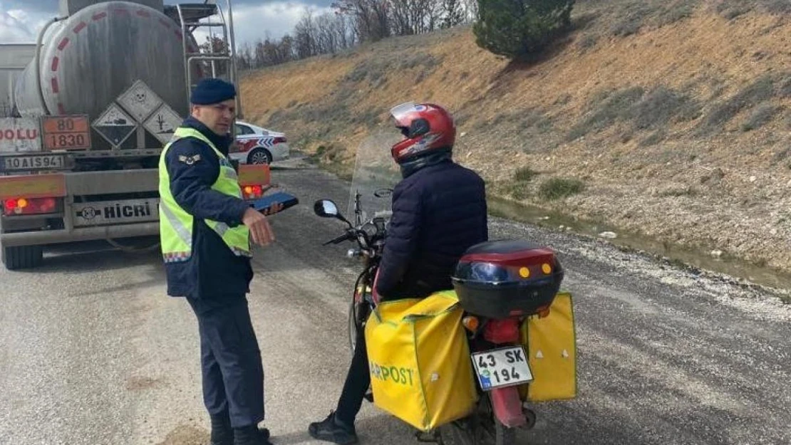 Emet'te jandarma trafik ekipleri denetimlerini aralıksız sürdürüyor