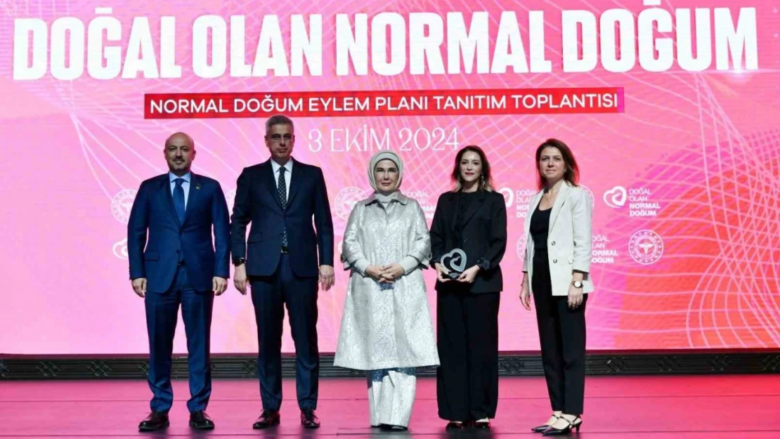 Emine Erdoğan'dan anne adaylarına normal doğum çağrısı yaptı.