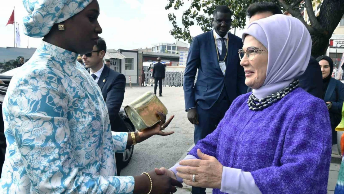 Emine Erdoğan, Senegal Cumhurbaşkanının eşi Marie Khone Fay ile bir araya geldi