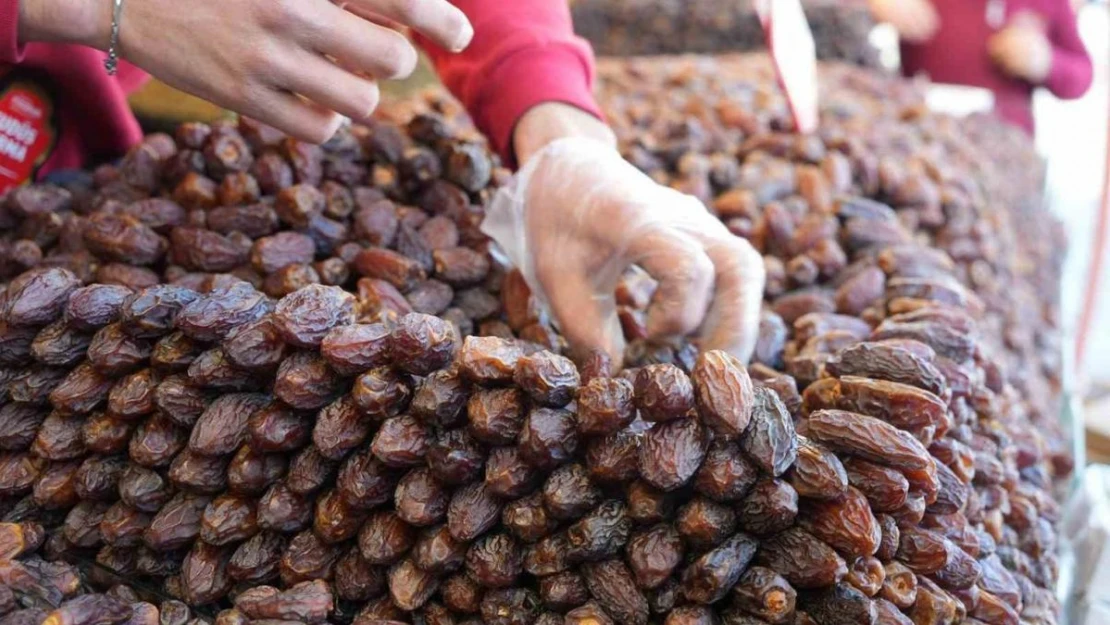 Eminönü'nde Ramazan alışverişi başladı