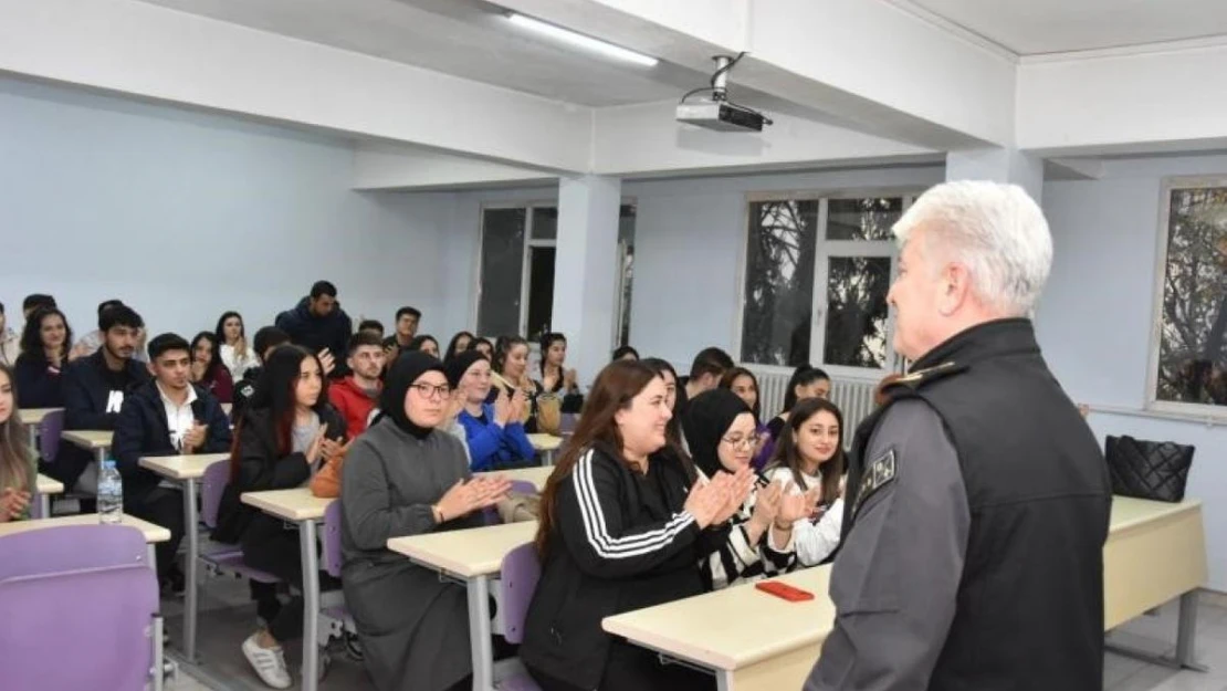 Emniyet Müdürü Güzelyazıcı'dan üniversite öğrencilerine ders