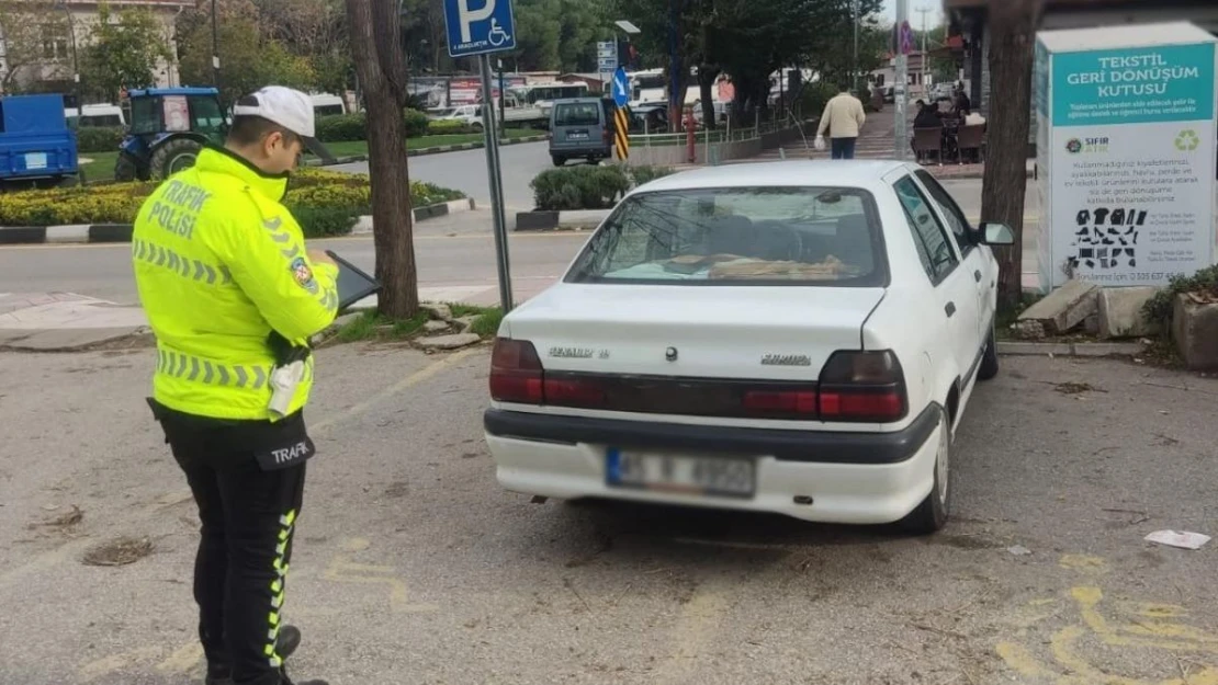 Engelli yerine hatalı park edenler affedilmedi