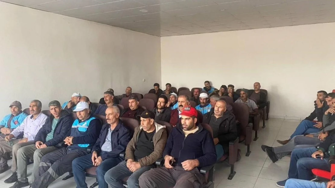 Erciş'te 'Bilinçli Gençlik ve Temiz Gelecek' semineri