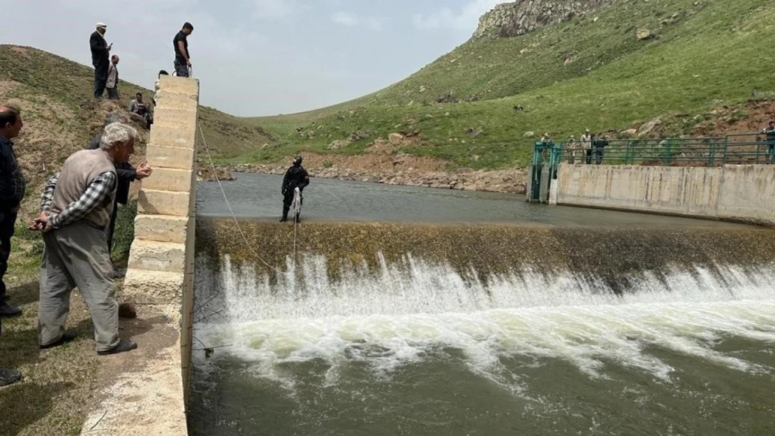 Erciş'te kaybolan genci arama çalışmaları devam ediyor