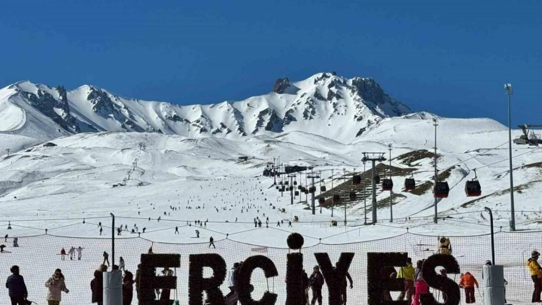 Erciyes hafta sonu 125 bin turist ağırladı