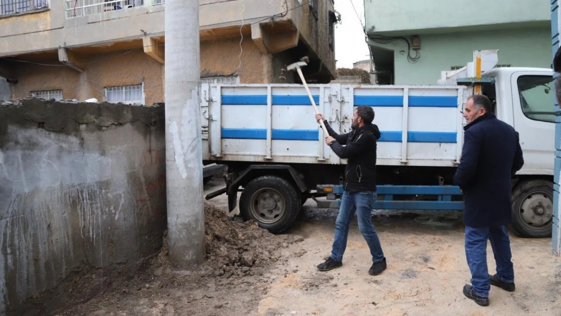 Ergani'de temizlik ve hafriyat kaldırma çalışmaları devam ediyor