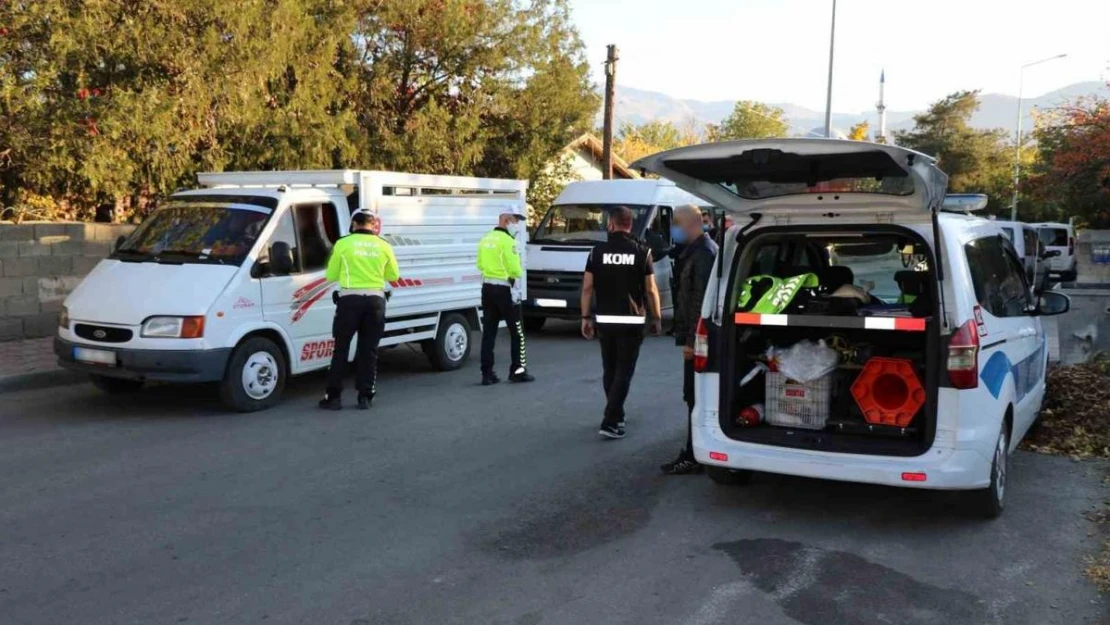 Erzincan'da asayiş uygulaması gerçekleştirildi