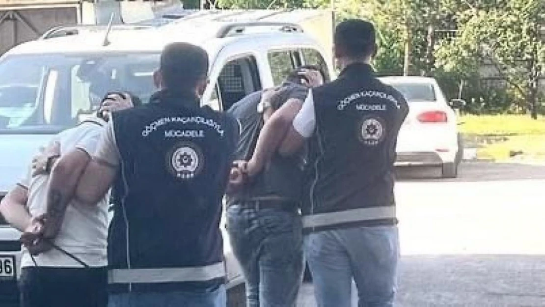 Erzincan'da göçmen kaçakçısı 2 kişi tutuklandı