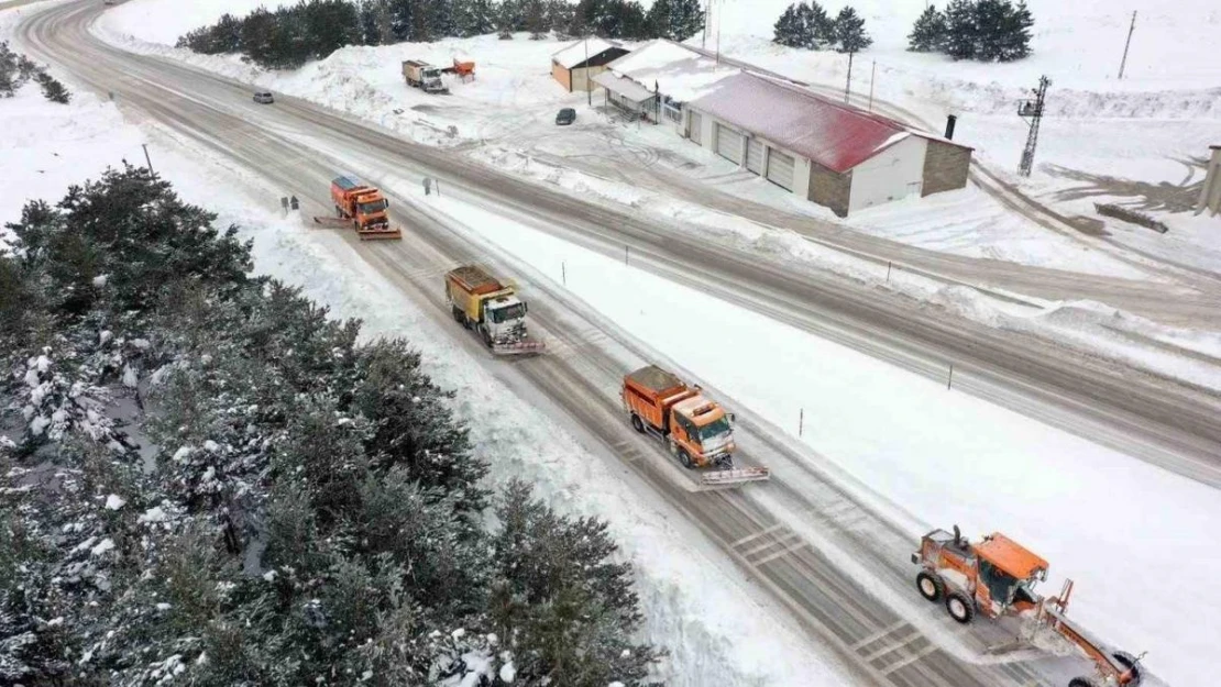 Erzincan'da kardan 48 köy yolu ulaşıma kapandı