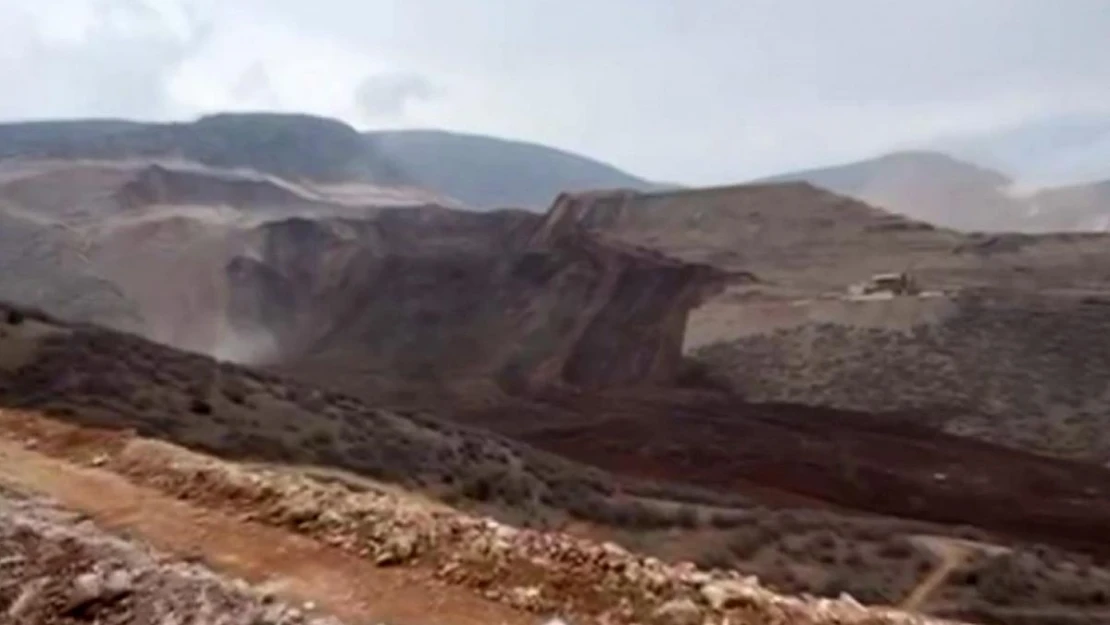 Erzincan'da maden sahasında toprak kayması: En az 9 kişi toprak altında