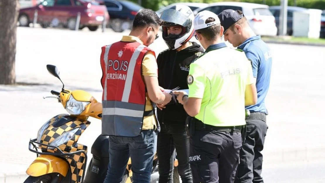 Erzincan'da motosiklet, traktör ve servis araçları denetlendi