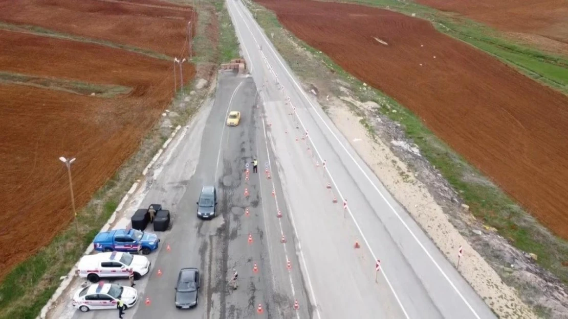 Erzincan'da trafik ekiplerinden dronlu denetim