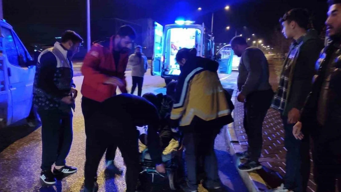 Erzincan'da trafik kazası: 2 yaralı