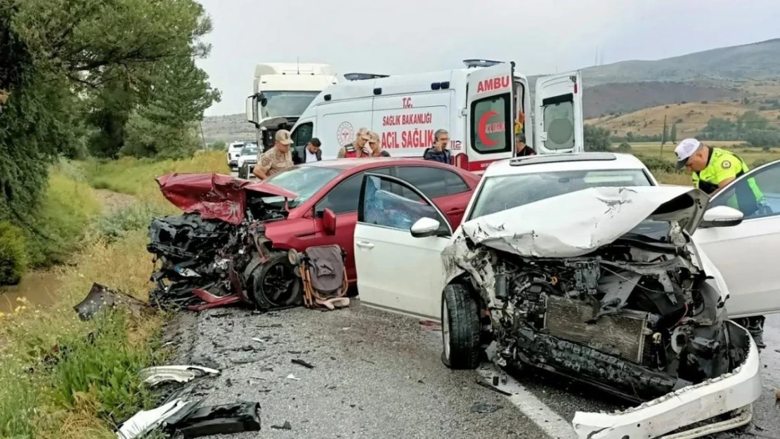 Erzincan'da trafik kazası: 4 yaralı