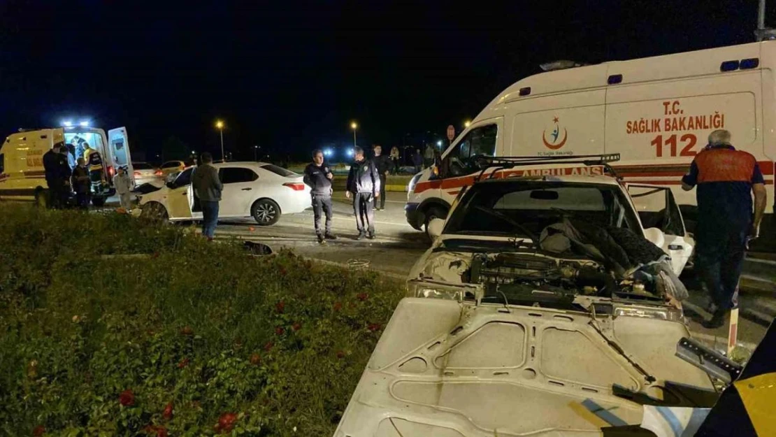 Erzincan'da trafik kazası: 7 yaralı