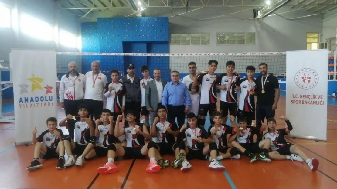 Erzincan erkek voleybol takımı finalde