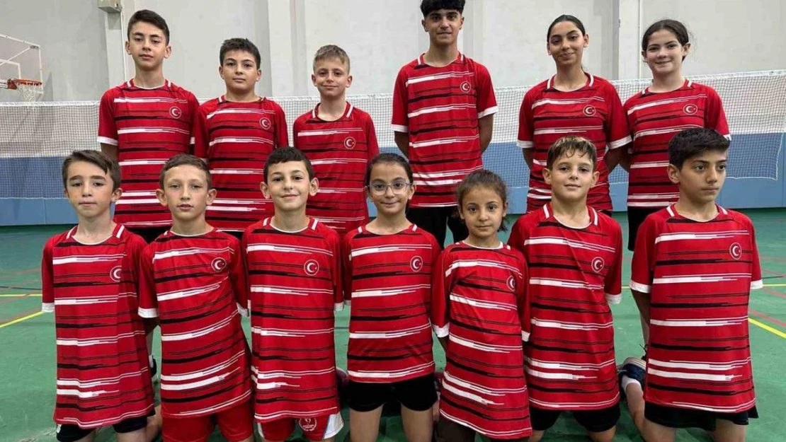 Erzincan'ın minik badmintoncuları milli takıma davet edildi