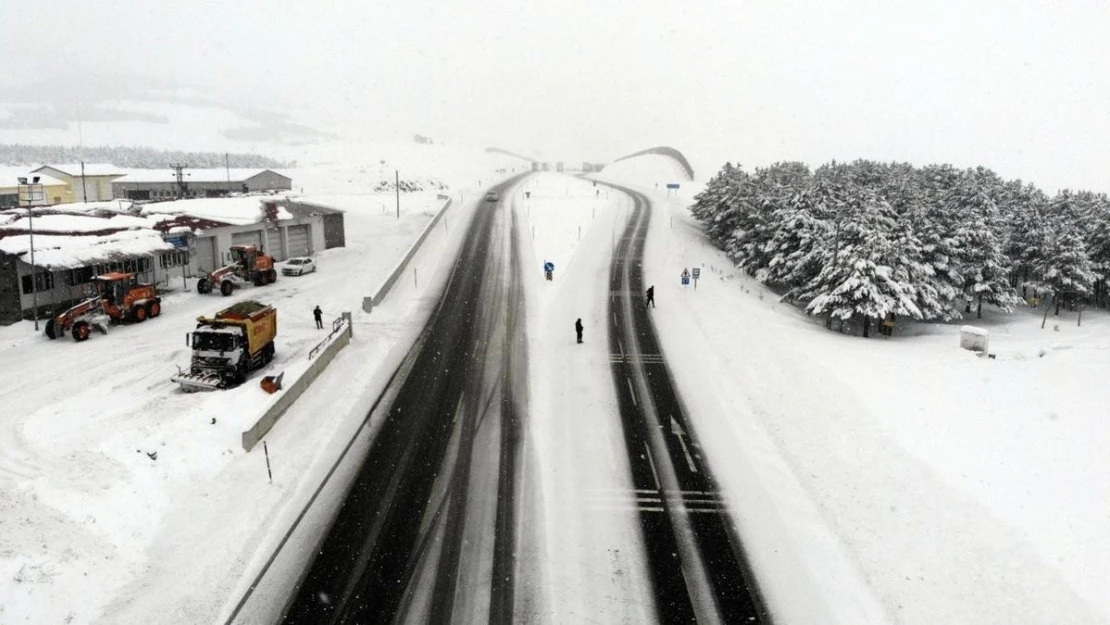 Erzincan'ın yüksek kesimlerinde kar yağışı etkisini artırdı