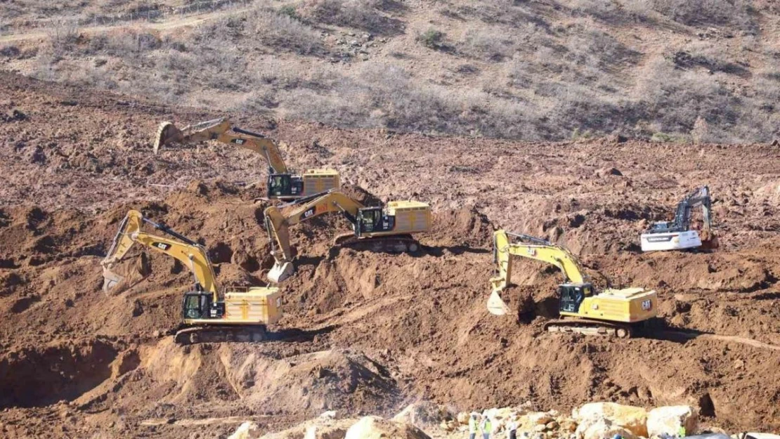 Erzincan Valisi Aydoğdu, İliç'te incelemede bulundu