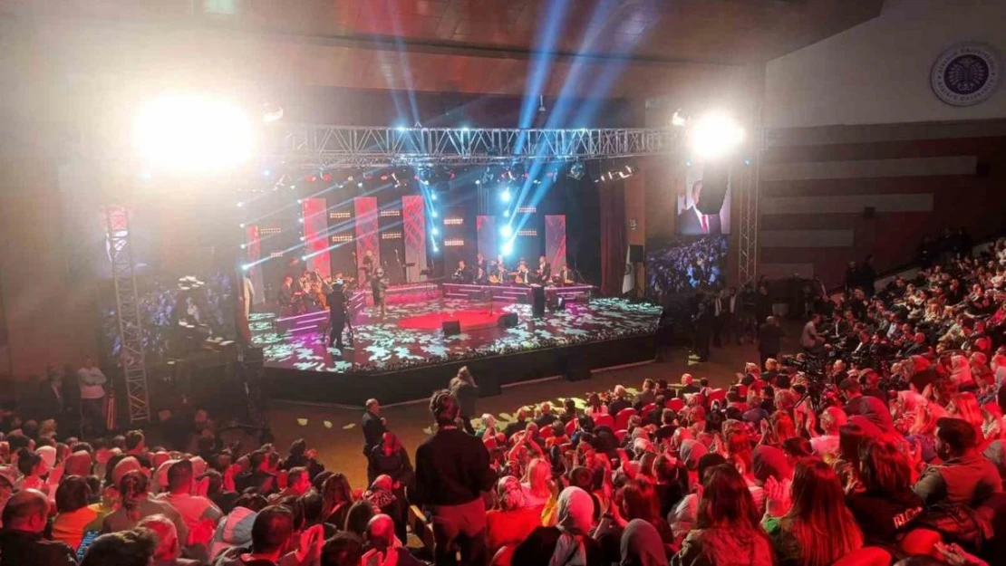 Erzurum'da 'TRT Sanatçıları Şehir Konserleri' programına yoğun ilgi