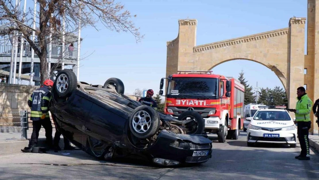 Erzurum'da araç takla attı