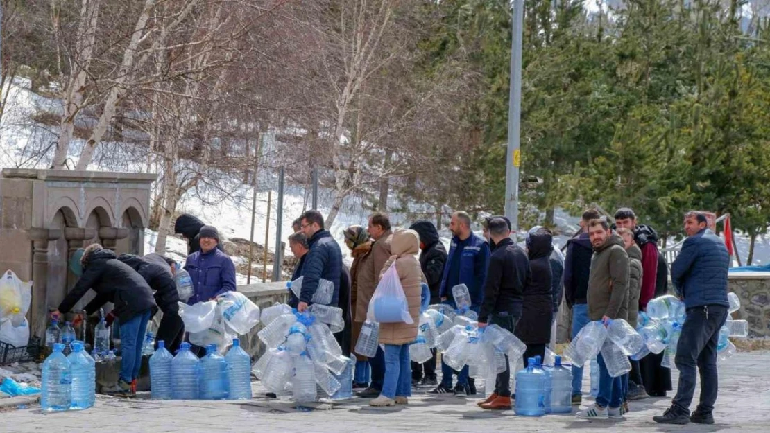 Erzurum'da iftar sofralarının vazgeçilemez kaynak suyu: Paşapınar