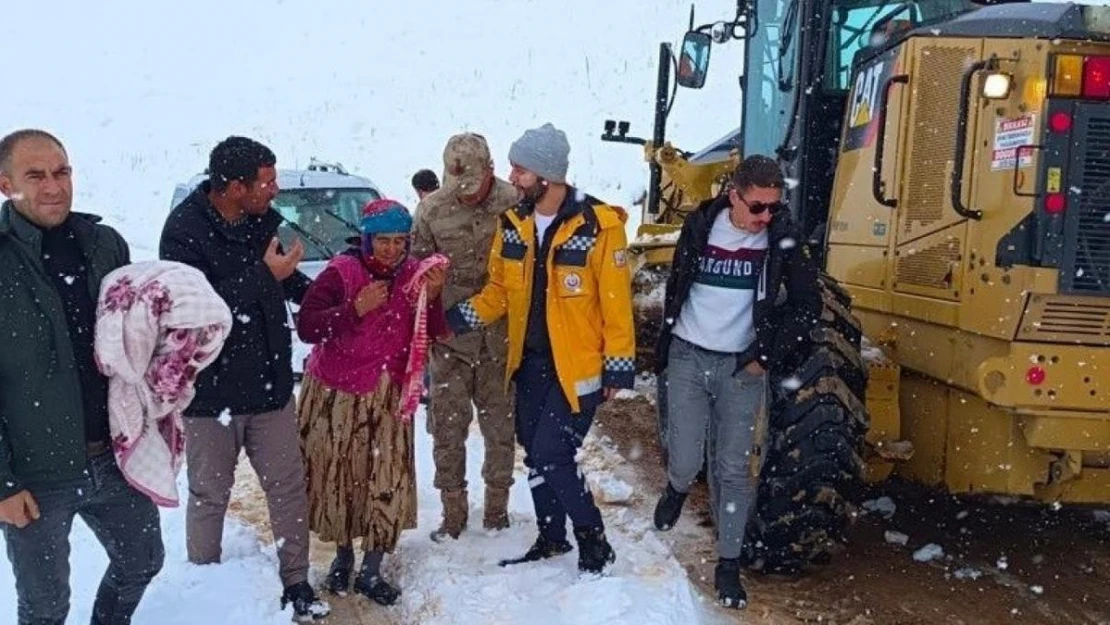 Erzurum'da ilçelerde eğitime kar engeli