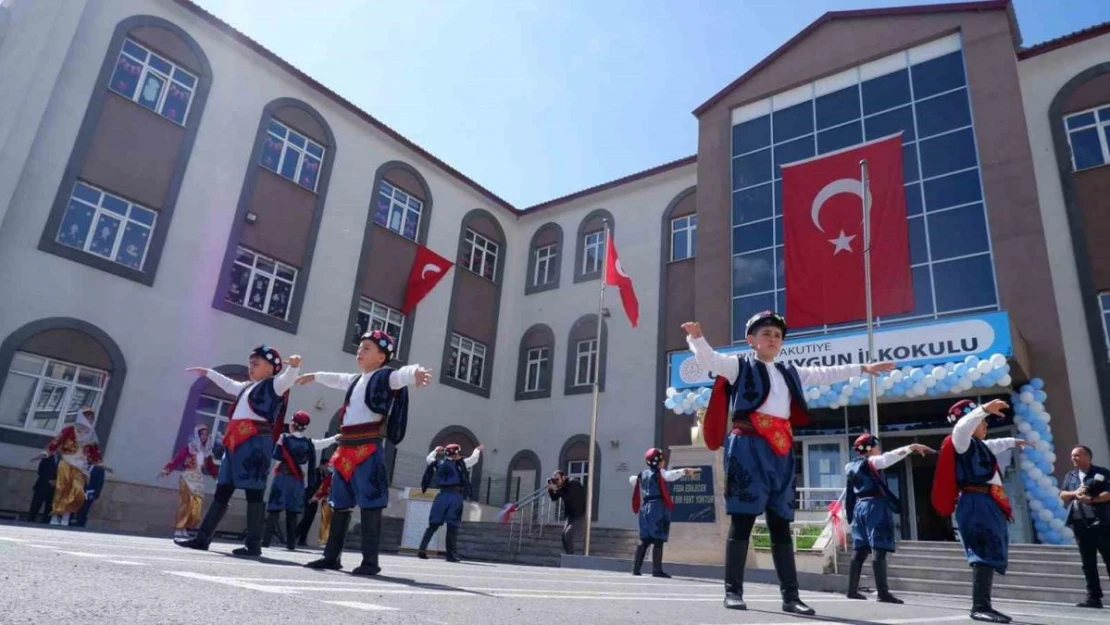 Erzurum'da ilk ders zili çaldı