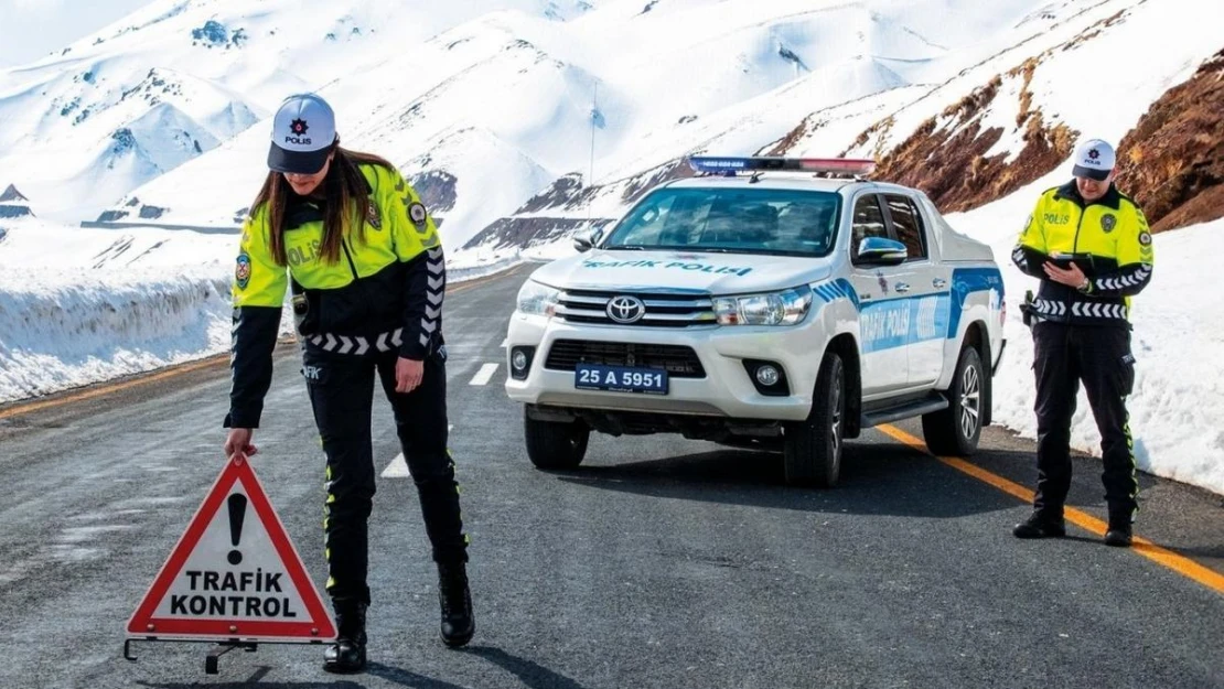 Erzurum'da kent merkezinde bir ayda 100 trafik kazası