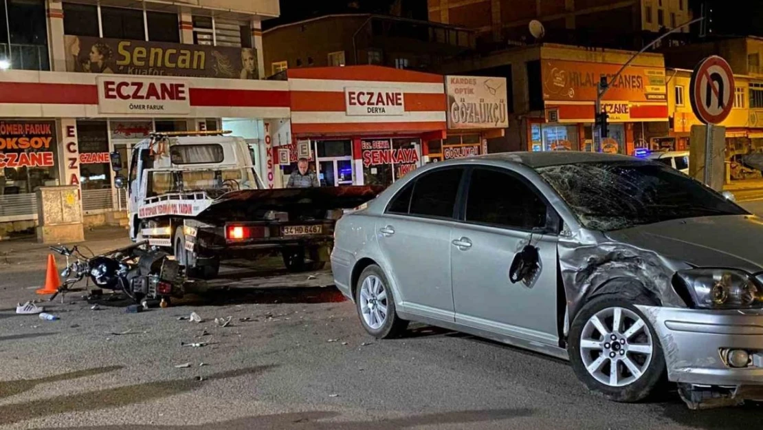 Erzurum'da motosiklet otomobille çarpıştı: 1 ölü 1 yaralı