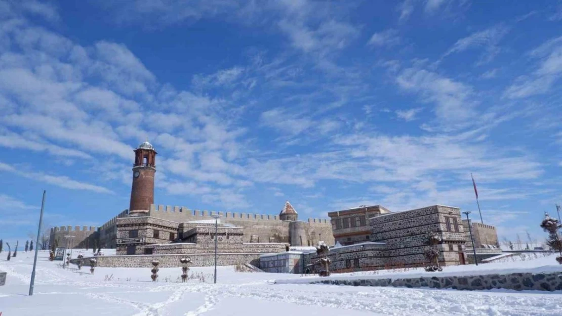 Erzurum'da pazara kadar yağış var