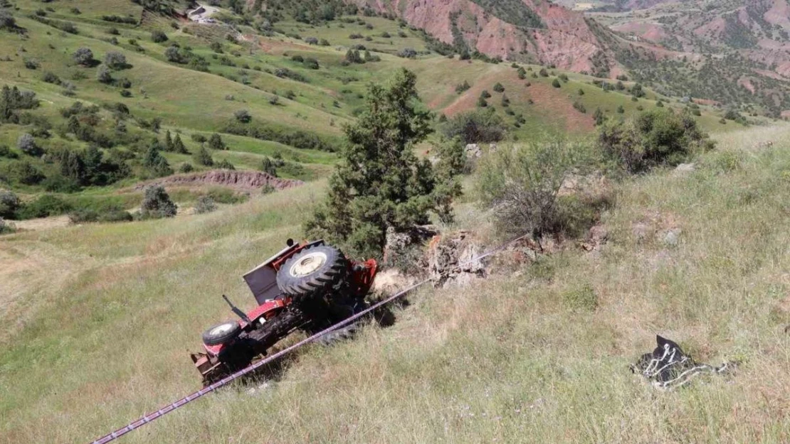 Erzurum'da traktör devrildi: 1 ölü