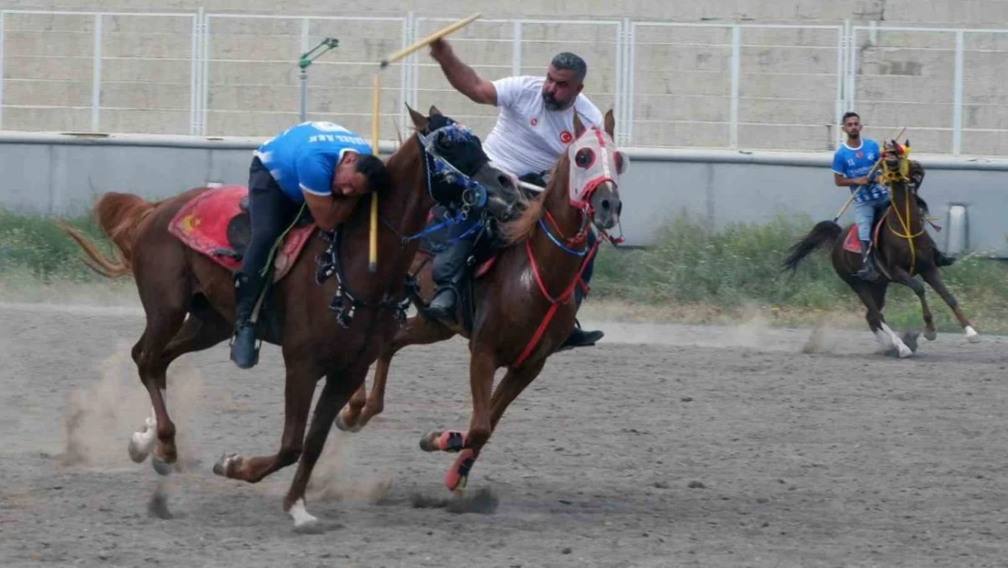 Erzurum'da vazgeçilmeyen bir gelenek: Cirit