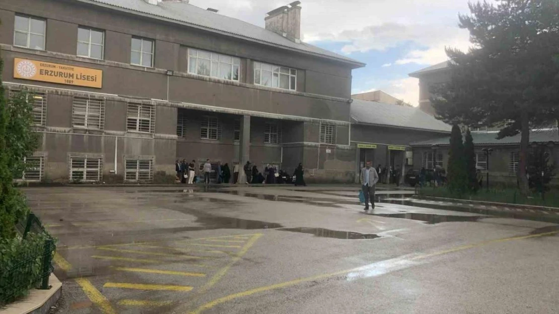 Erzurum'da YKS heyecanı başladı