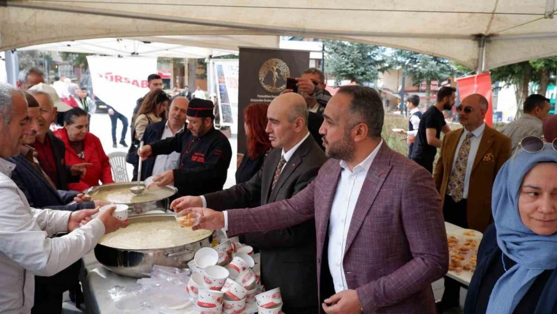 Erzurum'da yöresel tatlar ilgi gördü